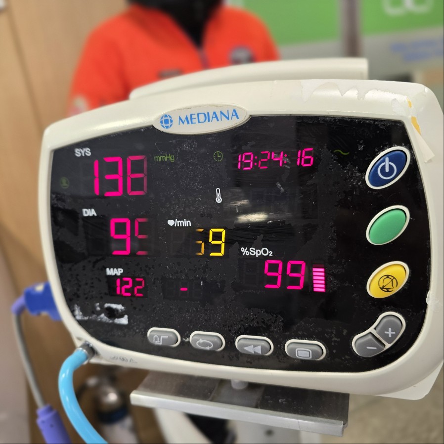 플라잉닥터스 뇌출혈환자 상하이에서 한국으로 이송완료